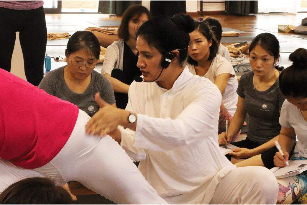 空中瑜伽培训班_空中瑜伽手套相关-北京吉祥梅朵文化发展有限责任公司