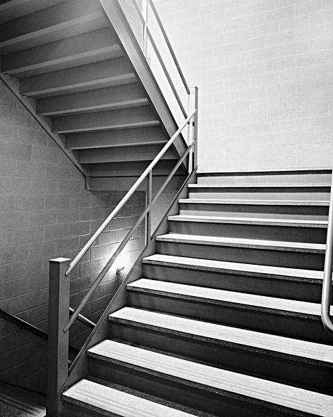 室外钢楼梯制作_室内金属建材公司-成都恒泰乐森钢结构工程有限公司
