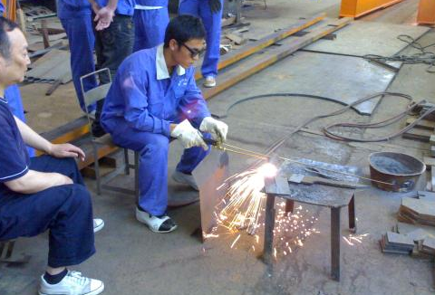 气焊焊工培训多少钱_焊工培训价格相关-山西久安达电力工程有限公司