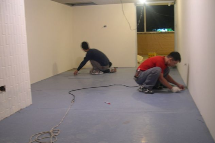 中国北京PVC运动地板铺设哪里找  健身房PVC运动地板铺设