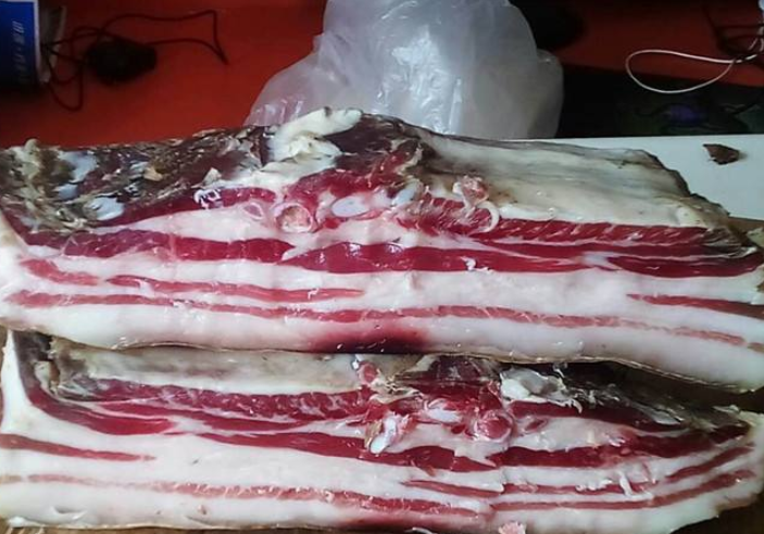 烟熏猪拱嘴哪里有卖的_重庆猪肉费用-重庆市片片通宏发食品加工厂