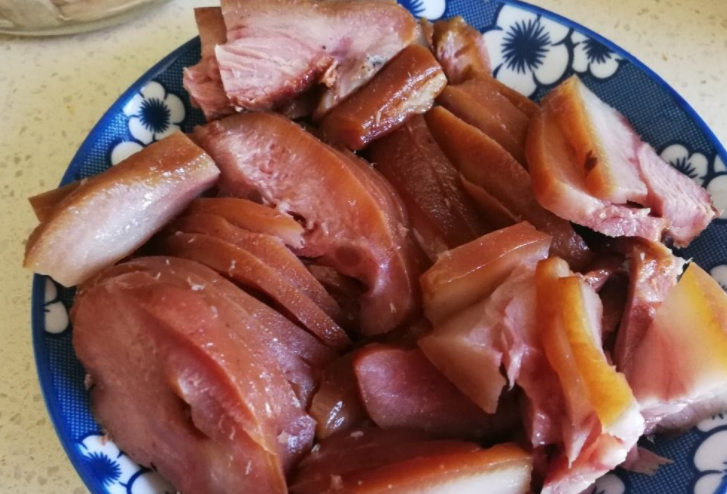 烟熏猪软骨肋排费用_贴心服务猪肉-重庆市片片通宏发食品加工厂